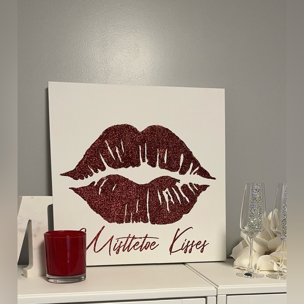 Canvas wall art Mistletoe kisses 😘